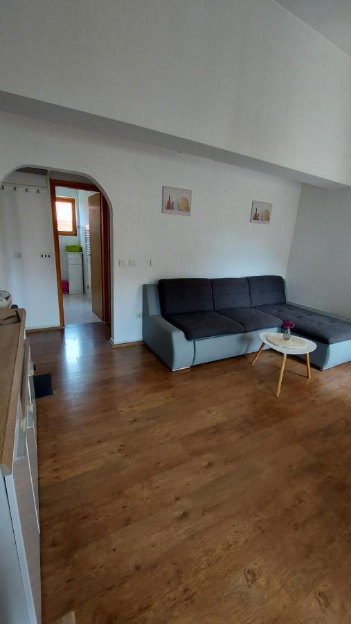 Apartment Alex Pula Buitenkant foto